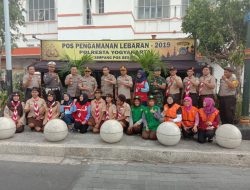 Tanamkan Semangat Melayani, Pramuka SMA Bosa Ikut Bertugas di Pospam Lebaran