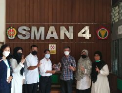 Kado Buku untuk HUT ke-72 SMA Negeri 4 Yogyakarta