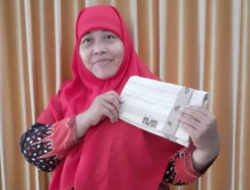 Dompet Dompi dari Pelepah Pisang, Dompet Anti Maling Karya Mahasiswa UNY
