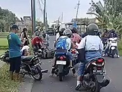 Sebuah Mobil Tabrak Belasan Motor di Bantul