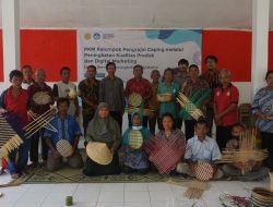 Tim PKM UPY Lakukan Kemitraan dengan Pengrajin Caping Desa Beji Gunungkidul