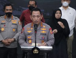 Kapolri Tetapkan 6 Tersangka dari Tragedi Kanjuruhan