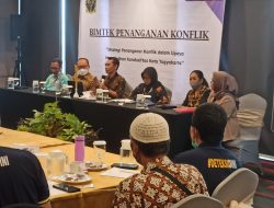 Dosen STPMD “APMD” Berikan Bimtek Penanganan Konflik Kota Yogyakarta