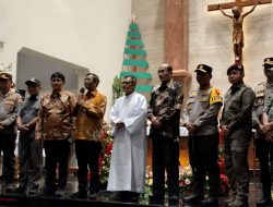 Mahfud MD dan Aparat Pantau Kegiatan Malam Natal 2022 di Yogyakarta