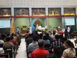 Ribuan Umat Katholik Hadiri Misa Malam Natal di Gereja Santo Alfonsus de Liguori Nandan