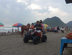Pantai Suwuk Kebumen, Perpaduan Indahnya Panorama Garis Pantai dan Perbukitan