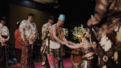 Lestarikan! Upacara Adat Panggih Pengantin Jawa Gaya Jogja