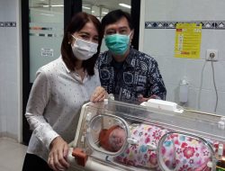 Anugerah Kasih Cucu Pertama untuk Opa-Oma dr. Asdi dan Yovita&nbsp;&nbsp;