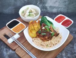 Beef Noodles Wonton, Diracik Khusus Bagi Penggemar Mie
