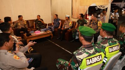 Kapolda DIY dan Jajaran TNI Pantau Arus Balik di Posyan Prambanan