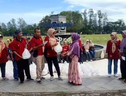 Komunitas Guyub Rukun Wates Gelar Baksos Berbagi Paket Sembako