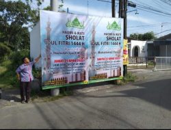 Viral Foto Dua Baliho, Pelaksanaan Sholat Idul Fitri 1444 H Di Lokasi Sama dengan Hari Berbeda