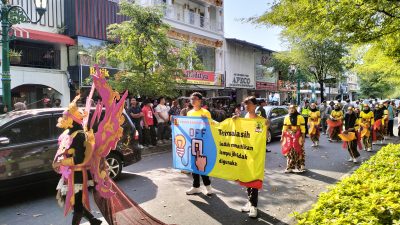 Gelar Pawai di Malioboro, Sekolah di Jogja Ajak Wisatawan untuk Jaga Kelestarian Lingkungan