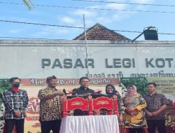 Pawai Alegoris Harmoni of Kotagede Meriah, Menparekraf Beri Apresiasi 