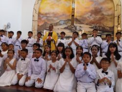 42 Anak Menerima Komuni Pertama dalam Misa di Gereja Santa Perawan Maria Purworejo