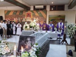 Misa Ekaristi Djoko Pekik: Penderitaan Panjang yang Dihadirkan dalam Keindahan