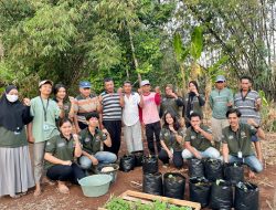 Mahasiswa KKN UMBY Ajak Warga Gunungkidul untuk Budidaya Sayuran Dengan Polybag