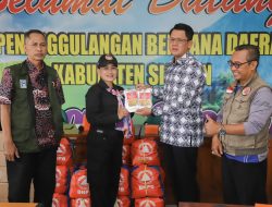 Pemkab Sleman Serahkan Bantuan Distribusi Logistik Kebencanaan Merapi