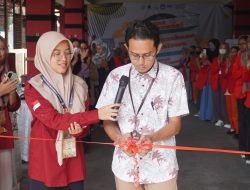 STIKES Guna Bangsa Yogyakarta Gelar Bazar Kewirausahaan Mahasiswa