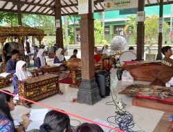 Pramunditya Ahimsa Untoro Pentas Dalang Cilik di SMP N 15 Yogyakarta