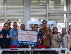 KAFEGAMA DIY Serahkan Bantuan Beasiswa Rp 250 Juta kepada FEB UGM