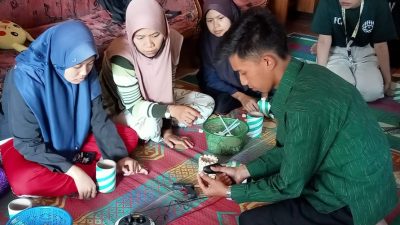 Bonggol Jagung Jadi Barang Kerajinan dan Briket, Berikut Cara Mahasiswa UNY Membuatnya