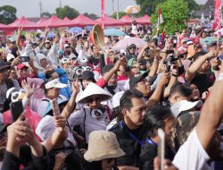 Diikuti 5.000 Relawan Ganjar-Mahfud, Jalan Sehat Mubeng Beteng Berlangsung Meriah
