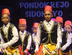 Kemeriahan Pesta Demokrasi 2024, Petugas KPPS Ledok Pereng Maguwoharjo Sleman Kenakan Busana Tari Badui