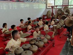 Kegiatan Ekstra Kemataraman: Menumbuhkan Anak Didik KB-TK Marsudirini Santa Theresia Boro untuk Mencintai Budaya Jawa