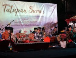 Acara Tutup Suran Meriah, Pelataran Omah Petroek Mbludag Penonton