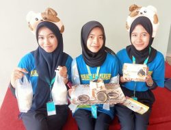 Bantu Petani Salak, Tim Wirausaha Merdeka UNY Ciptakan Kue Pie dan Susu dari Salak