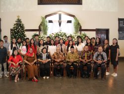 SMP BOPKRI 3 Yogyakarta Rayakan Natal Bersama untuk Menerima Kabar Sukacita.