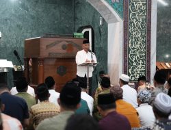Tarawih Hari Pertama, Bupati dan Wabup Sleman Laksanakan Sholat Berjamaah dengan Masyarakat