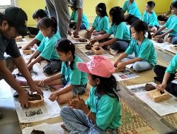 Gelar Outing Class dengan Memanfaatkan Kearifan Lokal DIY