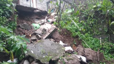 Akibat Hujan Deras Mengguyur Bantul, Rumah Suyati Terancam Roboh karena Pondasinya Longsor