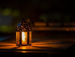 Teks Khutbah Jumat Tema Keutamaan Malam Lailatul Qadar, Dilengkapi Khutbah Pertama dan Kedua