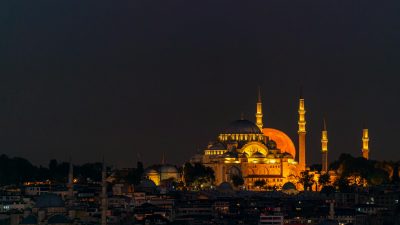 Tanda-Tanda Seseorang Mendapatkan Malam Lailatul Qadar dan Cara Meraihnya