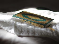Doa Jumat Sore Bulan Ramadhan, Mohon Ampunan dan Perlindungan, Lengkap Arab, Latin, dan Artinya