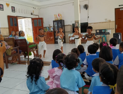 Keluarga Besar KB-TK Marsudirini Santa Theresia Boro Berbagi Kebahagiaan Bersama Para Oma