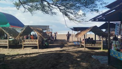 Pantai Cemara Sewu Kebumen Terus Berbenah, Akses Jalan Masuk Masih Berupa Tanah