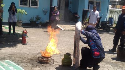 Kapanewon Berbah Gelar Simulasi Damkar: Tabung Gas Elpiji Tak Akan Meledak, Berikut Penjelasannya