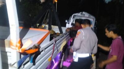 Rem Diduga Bermasalah, Mobil Pikap Ringsek di Pengasih Kulon Progo