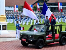 Presiden RI Prabowo Subianto Mendapat Penghargaan dari Presiden Republik Perancis Emmanuel Macron