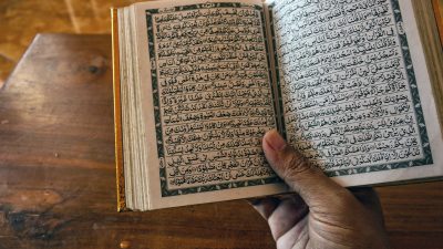 Amalan Hari Jumat Datangkan Berkah dan Pahala, Baca Doa Ini