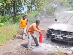 Mobil Kijang Terbakar di Saptosari, Petugas dan Warga Sigap Padamkan Api