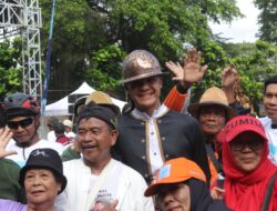 Bung Karno Ngontel 2025 Gowes Sembari Pungut Sampah, Wali Kota: Ini Kritik yang Tajam