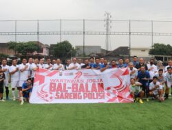 Hadiah Hari Bhayangkara ke-79, Polda DIY bersama Wartawan Jogja Main Bal-Balan Bareng