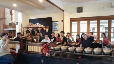 Gereja Katolik St. Antonius Padua Kotabaru Gelar Misa Suro dengan Diiringi Gamelan