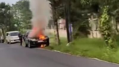 Mobil Suzuki Vitara Ludes Terbakar di Jalan Kaliurang, Empat Perempuan Selamat dari Maut