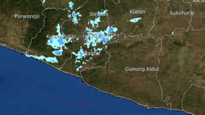 Hati-Hati, Cuaca Cerah Tak Menjamin Aman: Gelombang Tinggi Mengancam Perairan Selatan Yogyakarta